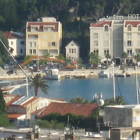 Lulic Apartman *